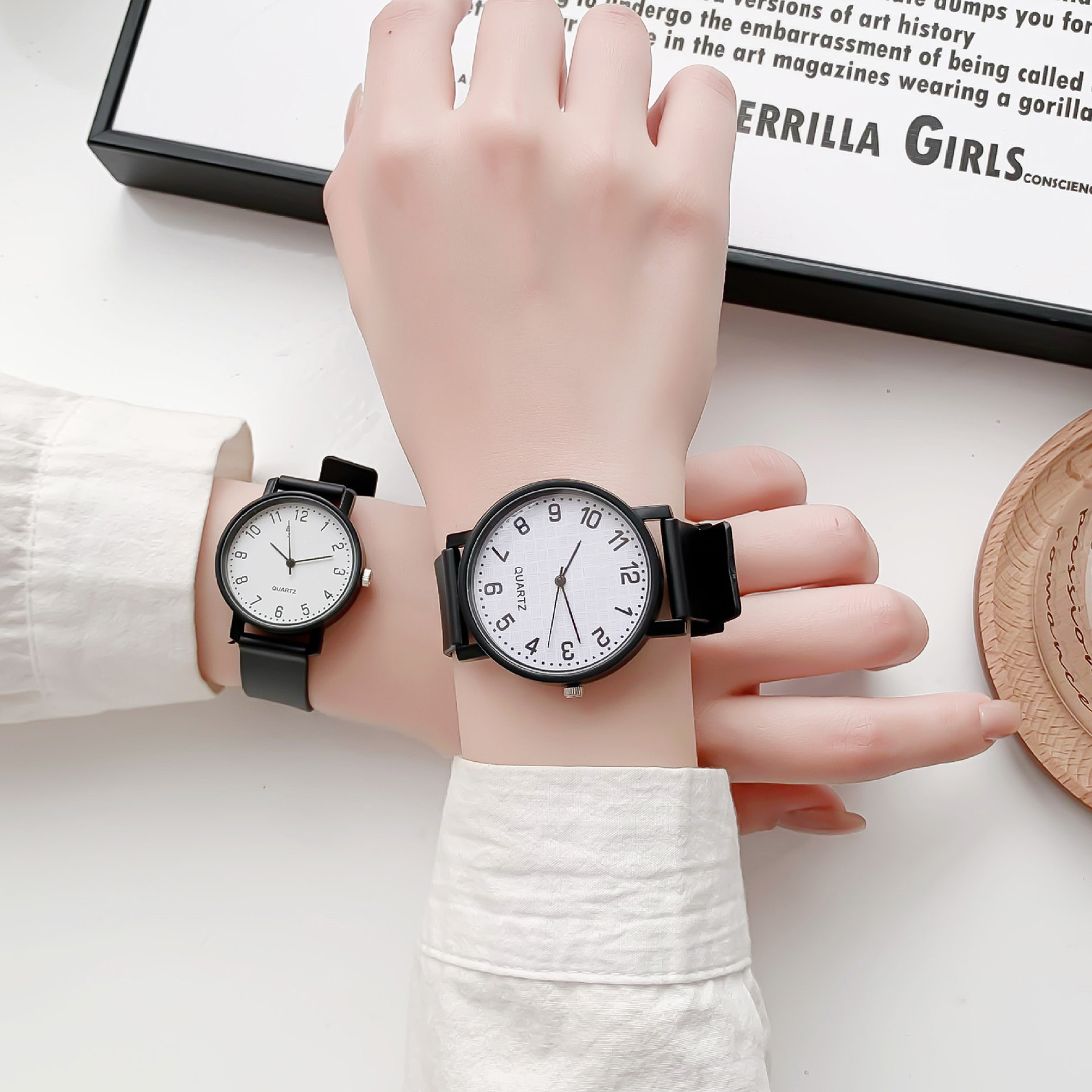 Simple Black Watch Quartz Watc - Luxury Watch For Girls recension och pris